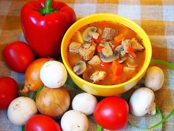 Zupa gulaszowa