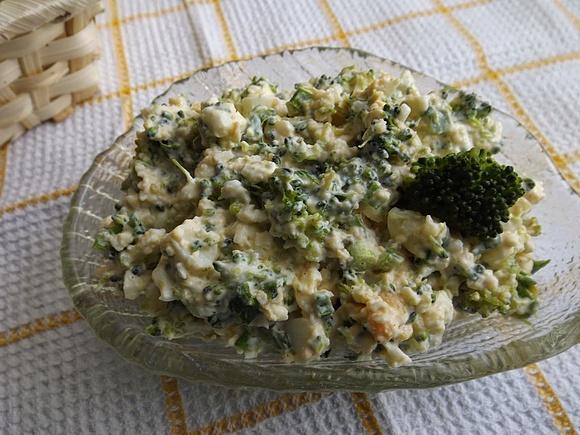 Pasta jajeczno-brokułowa z fetą - szybka i smaczna