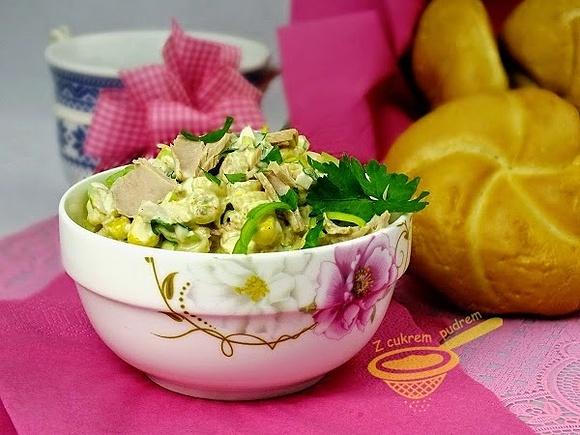 Sałatka z tuńczyka i makaronu
