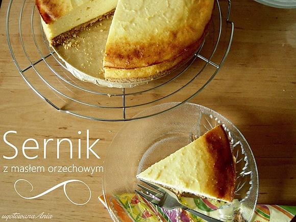 Sernik z masłem orzechowym
