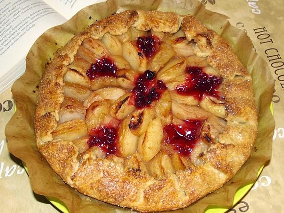 Tarta rustykalna z karmelizowanymi jabłkami