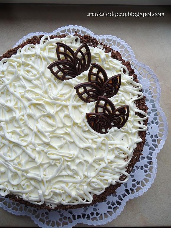 Tort śmietanowo-kajmakowy