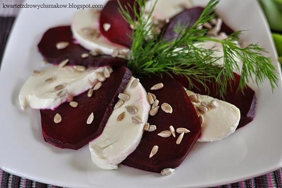 Buraczane caprese - przystawka z buraka i mozzarelli