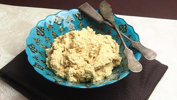 Kolejny hummus z niegotowanej ciecierzycy