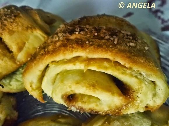 Cynamonowe kołaczyki z hamburga - franzbrötchen - buły cynamonowe z hamburga