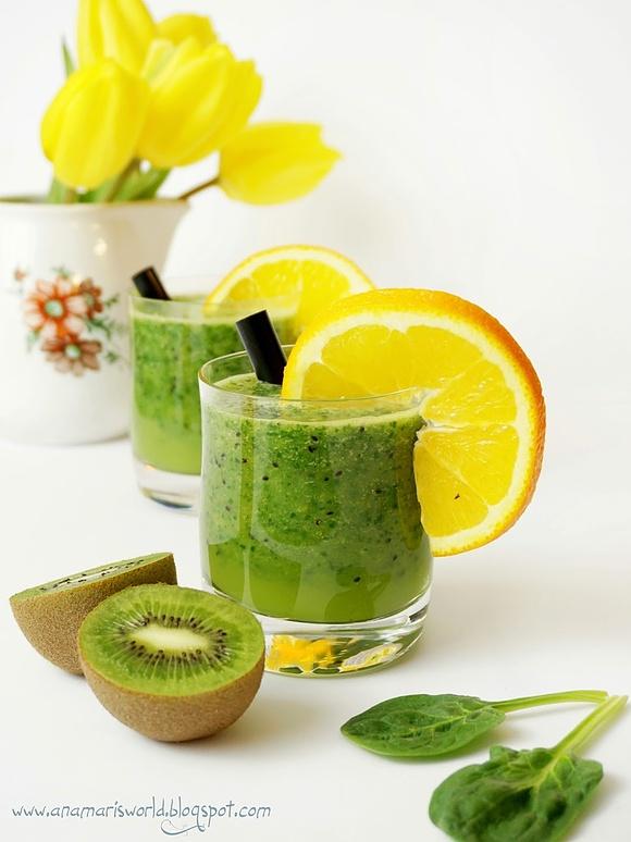 Smoothie ze szpinaku, kiwi i soku pomarańczowego