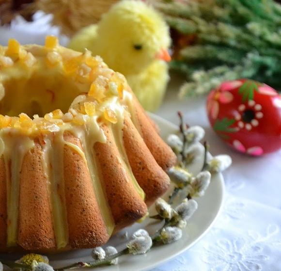 Babka cytrynowo-makowa z szafranowym lukrem