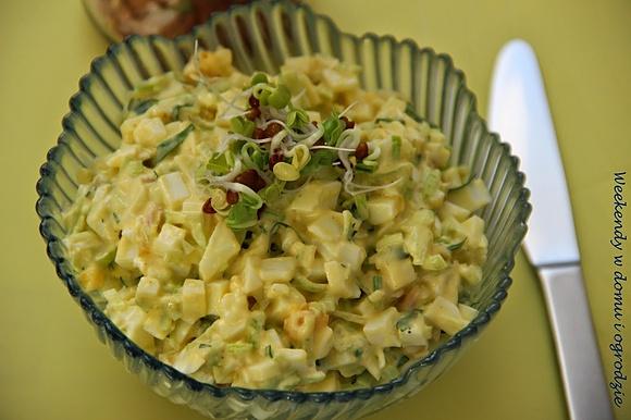 Pasta z jajkiem i porem na kanapki