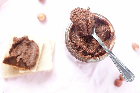 Krem z orzechów, czekolady i daktyli domowa nutella