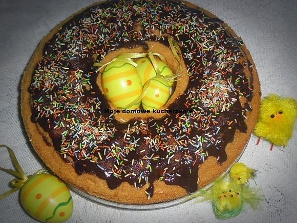 Babka wielkanocna z kakaem i polewą helio