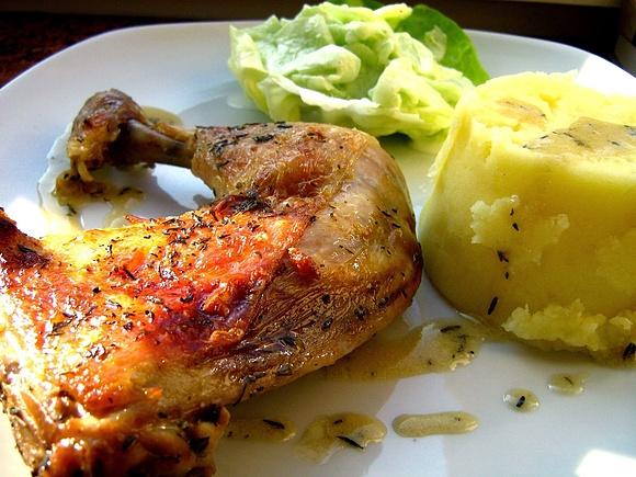 Udka z kurczaka z sosem z gorgonzoli i puree cytrynowym