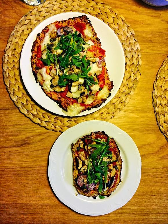 Pizza z kalafiora na kolację - zdrowa i smaczna propozycja