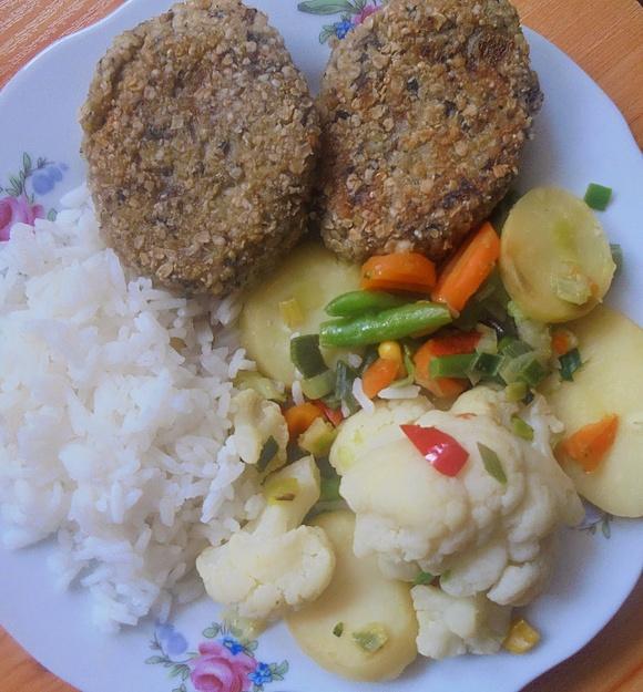 Kotlety jaglane z pieczarkami