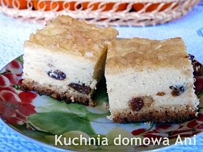 Pyszny sernik na kruchym spodzie z rodzynkami