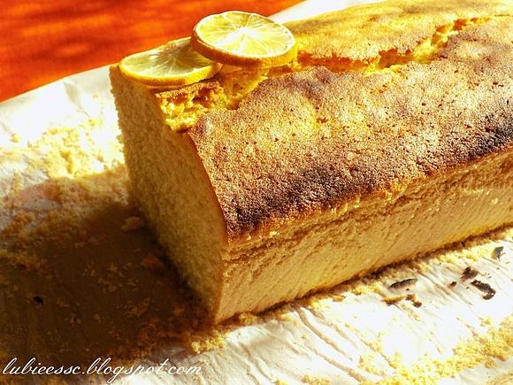 Babka z octem, krucha i wysoką strukturą, idealna do kawy