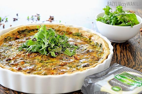 Tarta z suszonymi pomidorami szpinakiem i serem cheddar