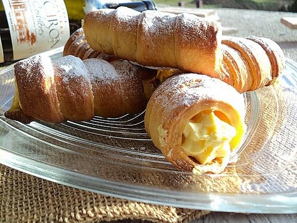 Krucho-Drożdżowe rurki z kremem maślano-alkoholowym