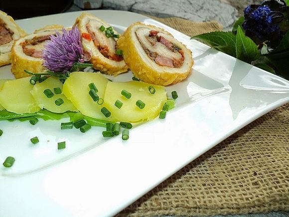 Drobiowa rolada w panierce serowej