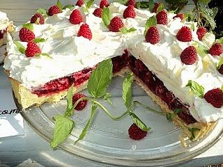 Tarta malinowo-śmietankowa