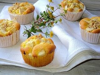 Muffinki z jabłkami i orzechami