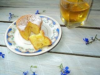 Muffinki z jabłkiem i sokiem jabłkowym