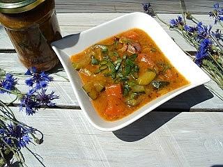 Warzywna potrawka jednogarnkowa z mięsem i przyprawami