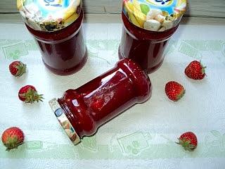 Dżem truskawkowy z wanilią i goździkami