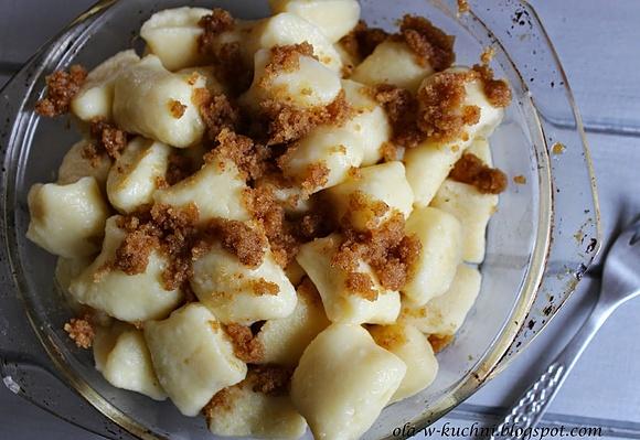Leniwe pierogi z białym serem i ziemniakami na obiad bez mięsa