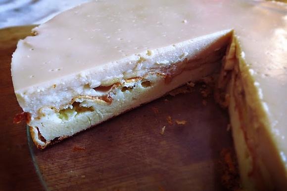 Ciasto sernikowo-bananowe toffi o 140 kcal na 100 g