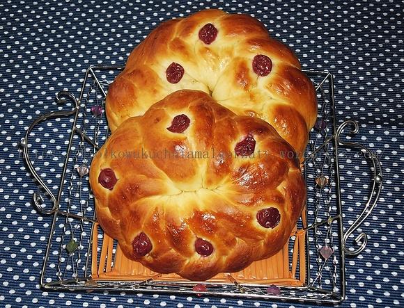Plecione drożdżówki na śniadanie z dżemem