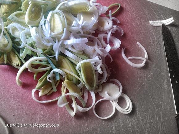 Fusilli z sosem miodowo-truflowym i porem