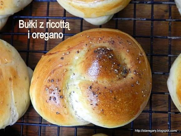 Bułki z ricottą i oregano