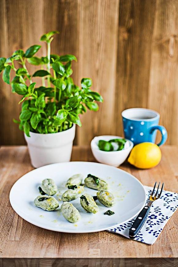 Gnudi bazyliowe