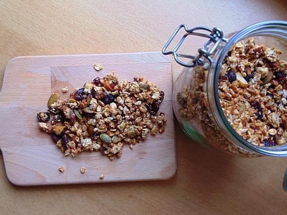 Domowa granola z masłem orzechowym