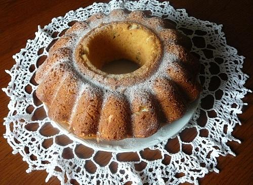 Babka migdałowa na drożdżach