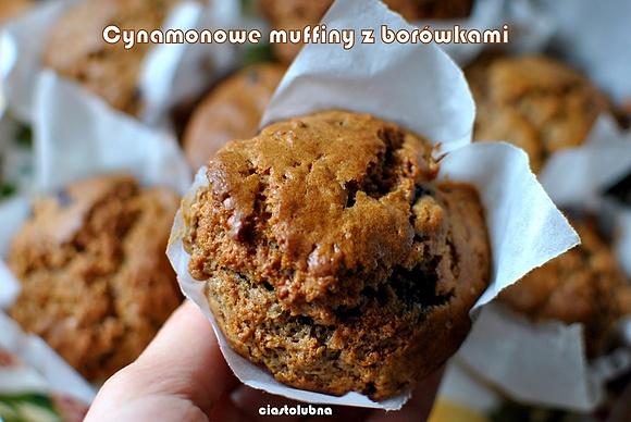 Muffiny cynamonowe z borówkami