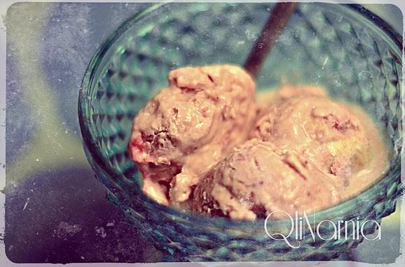 Lody truskawkowe z solonym karmelem