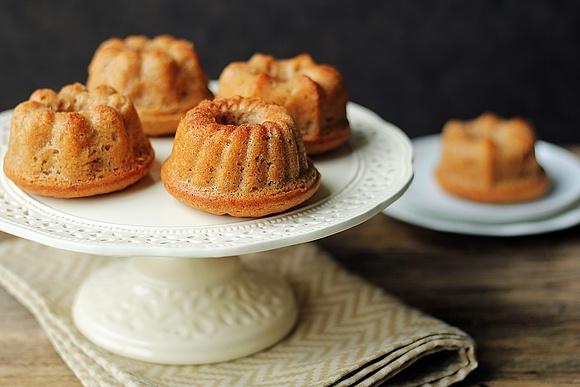 Aromatyczne babeczki bananowe z czekoladową polewą