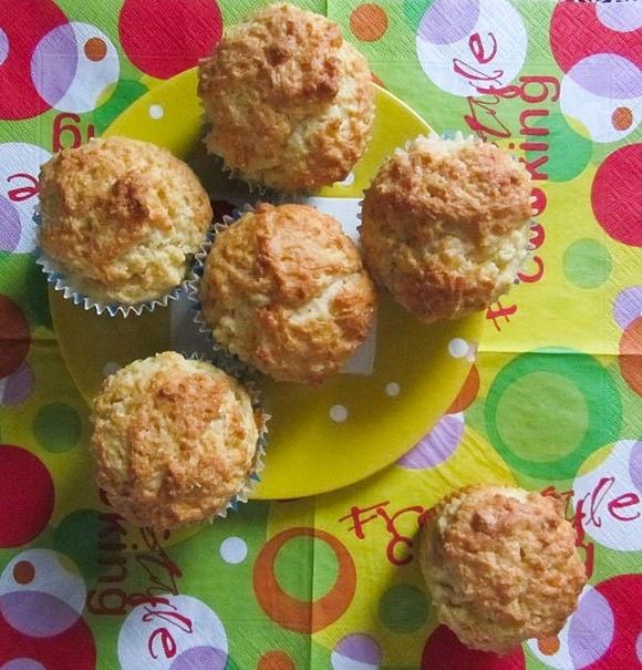 Śniadaniowe muffinki z twarożkiem