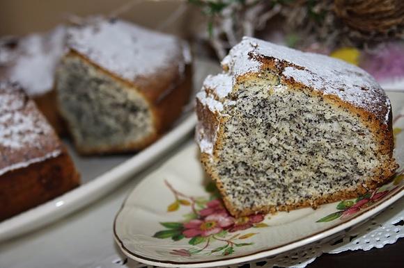 Makowa babka Pieguska