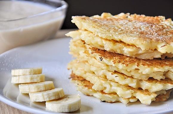 Placki ryżowe z gruszkowo-bananowym sosem