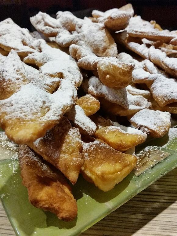Faworki klasyczne na Tłusty Czwartek