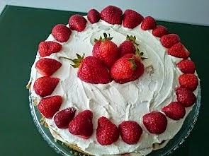Tort truskawkowy z kremem waniliowym Nigella Lawson