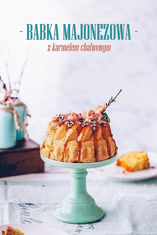 Babka majonezowa z karmelem chałwowym