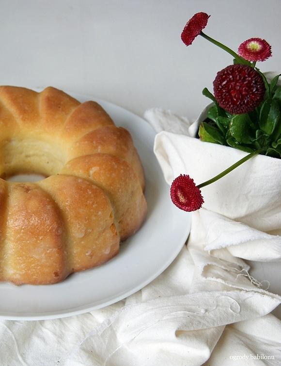 Jogurtowa babka na semolinie