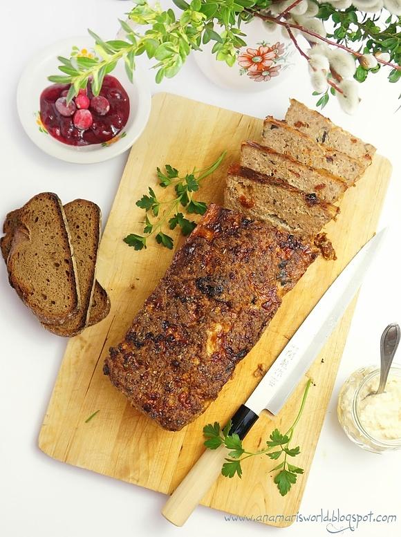Pieczeń rzymska z pieczarkami i suszonymi pomidorami