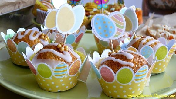 Wielkanocne muffiny jogurtowe z malinami i cytryną