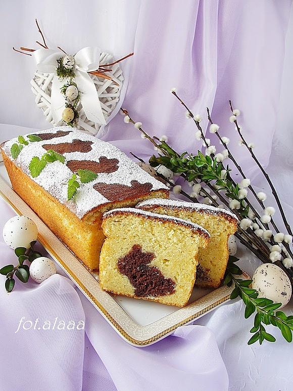 Babka wielkanocna z zajączkiem
