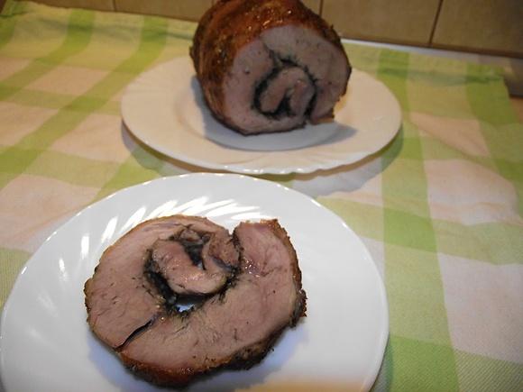 Pieczeń z łopatki wieprzowej w majeranku z czosnkiem