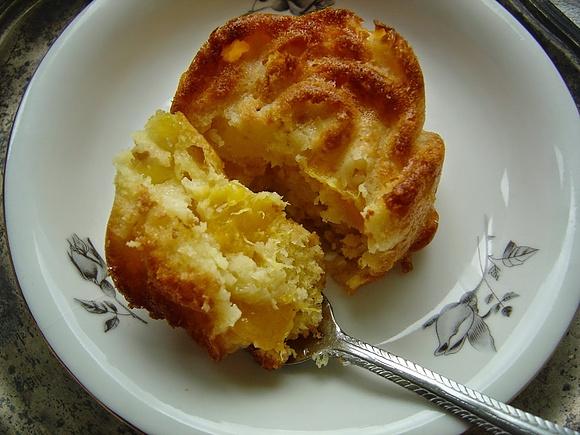 Muffiny z brzoskwiniami letnie desery słodka przekąska